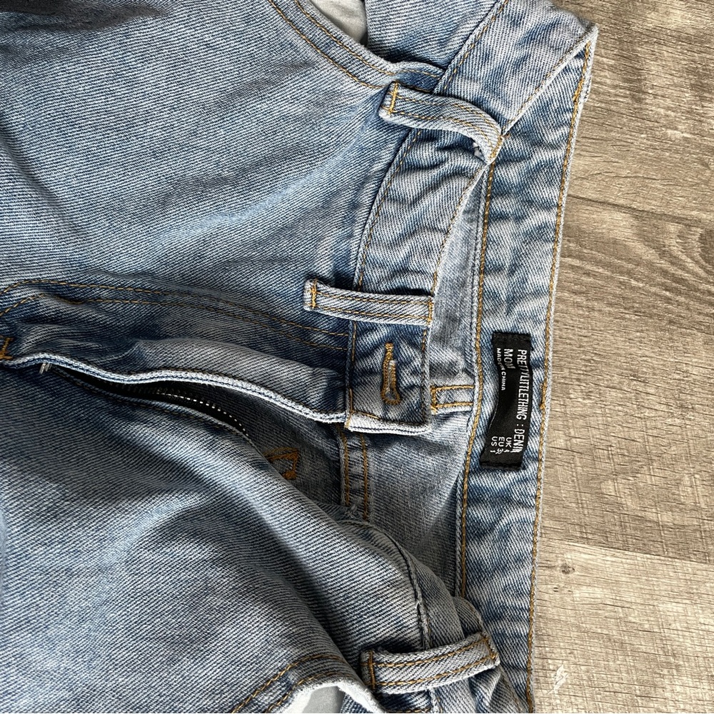 jeans - Picture 2 of 3